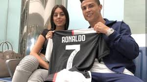 Always with a wonderful smile on her face. Pacar Cristiano Ronaldo Lakukan Pemotretan Tanpa Busana Georgina Rodriguez Merasa Puas Tribun Medan