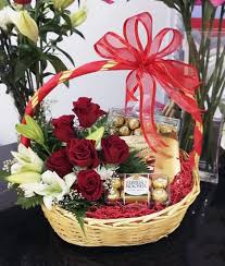 Browse our range of valentine's gifts for the best selection. 25 Diy Christmas Gift Baskets 6 Valentine S Day Gift Baskets Flower Box Gift Gift Bouquet