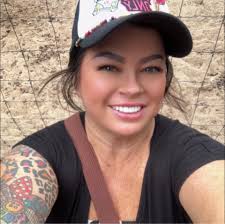 Can anyone help this dog in need?