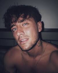 Stephen was born in the bear family, and his middle name stands henry. Stephen Bear S Teen Girlfriend S Friends Concerned By 13 Year Age Gap Mirror Online