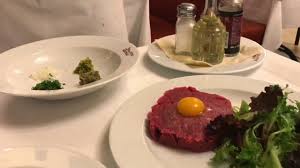 Steak Tartare Brasserie Georges Lyon Tartare De Boeuf Youtube Yemek