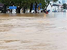 Hujan lebat sejak tengah malam tadi menyebabkan beberapa kawasan rendah di pulau pinang dilanda banjir kilat. Pulau Pinang Lumpuh