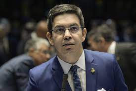 Acompanhe as publicações do dcm no facebook. Senador Randolfe Rodrigues Diz Ja Ter Assinaturas Para Cpi Da Covid Noticias R7 Brasil