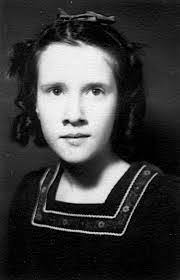 Kassandra Devlin's Instagram, Twitter & Facebook