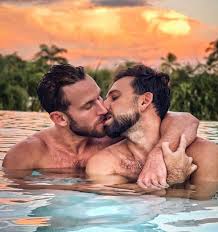 thumbs.pro : elnerdo19:The dashing, handsome and furry, Anton Lapidus!!!!!  💖💙💛💖💙💛💖💙💛🥰😋😘🏳️‍🌈💪🏼🤤 🦦 🐺