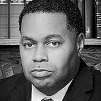 Sara Batchelor's Instagram, Twitter & Facebook