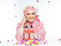 Nurul shahida, siti zawiah md dawal. Biodata Dan Latar Belakang Datin Shahida Isteri Datuk Aliff Syukri Iluminasi