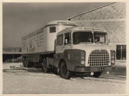 Un Camion Frigorifique H Claudel Normandie Roussillon J Besnard Saint Lo 1950 1960 Berliet Camions Vintage Vieux Camions
