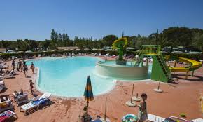 Les régions comme la riviera vénitienne, la toscane, la sardaigne et la sicile sont des destinations de vacances très appréciées. Free Time Camping Toscane Italie Allcamps