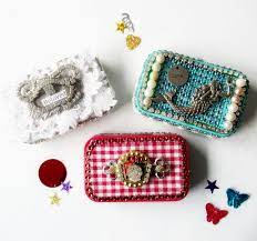This free valentine cross stitch pattern and matching floss thread holders are a handy cute addition to your stash. 16 Prettiest Altoids Tin Crafts Favecrafts Com