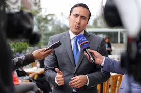 La corte suprema emitió la orden de captura contra el senador richard aguilar. Aguilar Senador Richard Aguilar