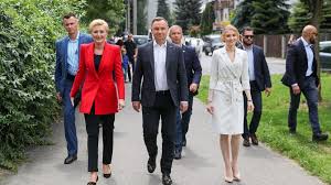Rzeczpospolita polska ʐɛt͡ʂpɔˈspɔlita ˈpɔlska (listen)), is a country located in central europe. Andrzej Duda Calon Presiden Polandia Yang Anti Lgbt Menang Pemilu
