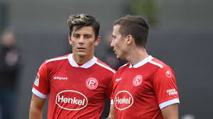 Mit dem leichten modell in schwarz zeigen auch die jüngsten fans ihre zuneigung zu ihrem lieblingsverein. Fortuna Dusseldorf Ausrusterwechsel Ab Der Kommenden Saison Kicker