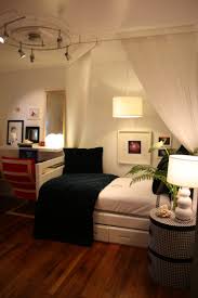 Möbel online bestellen und direkt nach hause liefern lassen oder in der filiale abholen ! Ideas De Decoracion Para Dormitorios Pequenos 38 Fotos