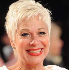 'i am in the midst of a mild episode of. Pin On Hair