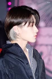 His hair. 😍😍😍