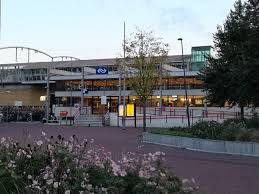 Wethouder jacqueline van dongen onthult naam nieuw crematorium in zwijndrecht. Zwijndrecht Krijgt Eigen Spraakmakers Atos Rtv