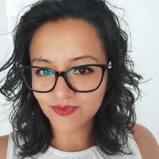 Sandra Arzate's Instagram, Twitter & Facebook