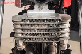 Yang perlu diperhatikan, pemasangan oil cooler harus tepat, jangan sampai jalurnya salah (bisa menghambat pelumasan) atau pemasangannya kurang kuat (bisa jebol, karena tekanan oli cukup tinggi). Oil Cooler Suzuki Satria F 150 Harus Rutin Dibersihkan Begini Caranya Gridoto Com