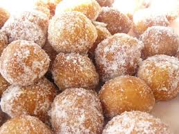 Ci sono anche dolci celeberrimi la cui origine legata al carnevale è stata dimenticata. Dolci Di Carnevale Siciliani Le Sfingi E I Cartocci Food Blog