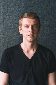 Родился 28 февраля 1989 года в москве. Rostislav Gulbis Akter Mir Russkih Serialov