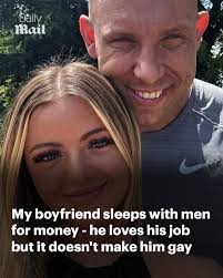 I'm a straight male making spicy content with men and that's my niche' 👀  Read more: https://trib.al/MWTBxTl