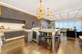 Contact us to chose your dream house built by noah properties & designed by lisek interiors 🤍 52 townhomes & 16 condos new construction development. Chicago Mansion Sold For 7 5m Is Highest Sale In City This Year Mansion Global
