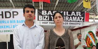 Poyraz'ın rahatsızlanan annesinin yerine işe gittiği öne. Anf Hdp Kreisvorsitzende In Izmir Festgenommen