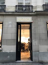 Smcp, leader in accessible luxury with its brands sandro, maje, claudie pierlot & de fursac, counts more than 1.466 points of sale in 40 countries of europe Ultimate Guide To Paris Outlet Shopping Discount Stores And Sales Souvenir Finder