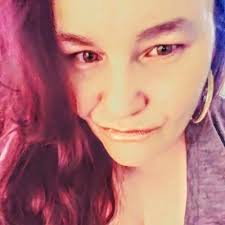 Danielle Reeder (@16db5e2090c4413)