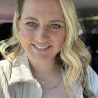 Amber Barnwell's Instagram, Twitter & Facebook