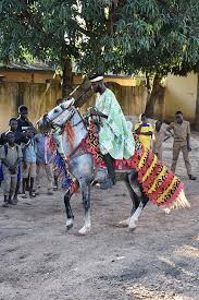 2° pas, en termes d escrime. Cheval Au Togo Wikipedia