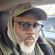 Bow down to the King. KING KILLMONGER THIS CLOWN PRETENDS to BE BAT.AND  BAT. AND WHAT ARE YOU SUPPOSED TO BE? ع ン