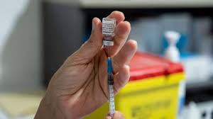 As faixas etárias acima dos 50 anos têm taxas de vacinação completa acima dos 83%. Vacinas Contra Covid 19 Quando O Mundo Todo Estara Imunizado Contra O Coronavirus Bbc News Brasil