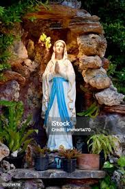 Staty Av Jungfru Maria Monter Be-foton och fler bilder på Andlighet