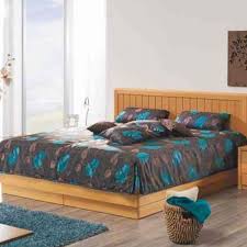 Betten online kaufen xxxlutz.de von boxspringbetten bis wasserbetten zusätzliche funktionen.deshalb sollten sie sich zunächst darüber im klaren sein, worauf es ihnen ankommt. Doppelbett Holzbett Buchenfarben Schwarze Bettwasche Mit Muster Bettwasche Schwarz Haus Deko Mobelideen