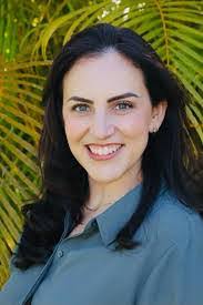 Shea Holley's Instagram, Twitter & Facebook