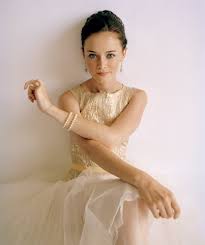 Check spelling or type a new query. Hintergrundbilder Frau Einfacher Hintergrund Blaue Augen Brunette Portratanzeige Blick Auf Betrachter Weisser Hintergrund Kleid Armbander Sommersprossen Hochzeitskleid Kleidung Ballett Alexis Bledel Tanzen Frisur Fotoshooting Abdomen