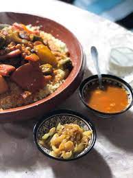 Rask oversikt over næringsinnhold, energifordeling og pris på oppskriften. Moroccan Seven Vegetable Couscous Marocmama