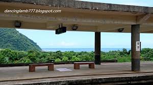 景點 宜蘭 南澳 看海車站 東澳灣 獨木舟點綴的繽紛 小羊逛世界 outdoor structures pergola outdoor