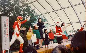 三輝みきこMiki on X: メリークリスマス🎄 ジエットマン小田切綾が クリスマス 札幌に現れました💕 子供たちの真剣な眼差しに  感動しました。 5人じゃなくて ごめんなさい😅 #クリスマス#イベント#ジエットマン#子供たちのヒーロー  t.copnjOXrLAes  X