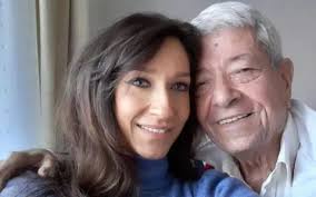 The actor ion dichiseanu and simona florescu met, in 1985, in galați. Simona Florescu ImpietritÄƒ De Durere DupÄƒ Moartea Lui Ion Dichiseanu A Murit In BraÈ›ele Ioanei Galerie Foto Stiri Vedete Si Evenimente Viva Ro
