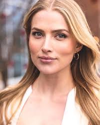 Taylor Brown's Instagram, Twitter & Facebook