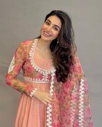 Anmol Baloch (@anmol_baloxh) • Instagram photos and videos