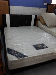 Katil saiz queen mengambil sebahagian besar bilik. Katil King Saiz Katil Queen Saiz Perabot Secondtemerloh Facebook
