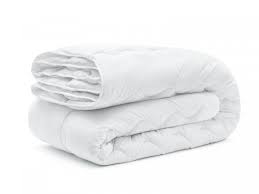 Elle est réalisée en duvet et plumettes de canard français. Couette Superieur 4 Saisons 140x200 Bobochic