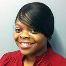 Ariel Robbins Receives Excellence in Advising Award