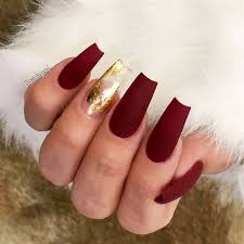 33 Stunning Gold Foil Nail Designs To Make Your Manicure Shine Gold Acrylic Nails Gold Nail Designs Red And Gold Nails Start by painting your nails with two coats of a dark red polish.