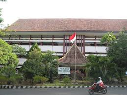 Universitas sebelas maret merupakan salah satu universitas negeri di indonesia yang berada di kota solo. Berkas Universitas Negeri Sebelas Maret Surakarta 09 Jpg Wikipedia Bahasa Indonesia Ensiklopedia Bebas