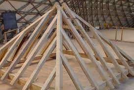 When a house has one section running perpendicular to another, the intersecting roofs form valleys. Oak Timber Framing Roof Framing Workshop Weald Downland Living Museum